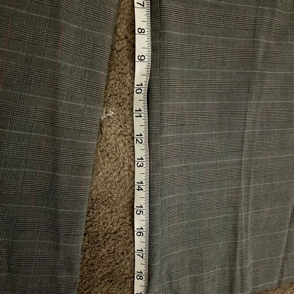 Gray plaid Capri pants - Picture 5 of 6